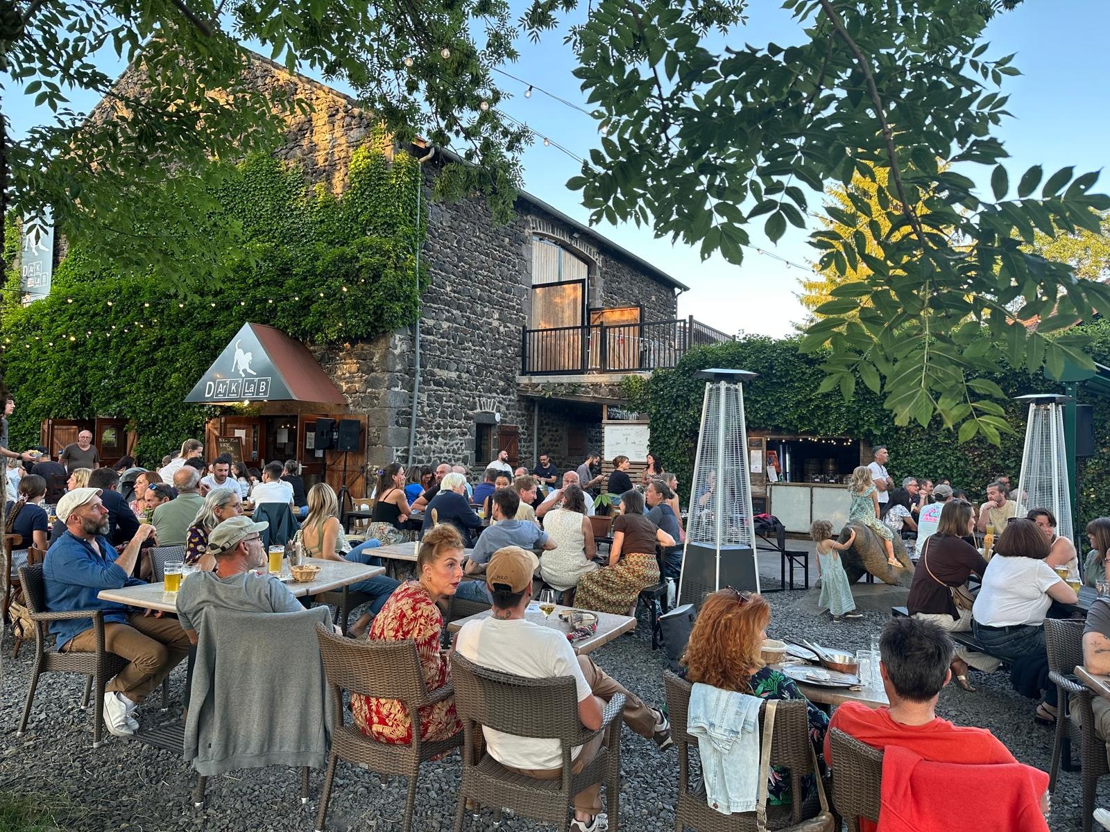 Brewpub Dark Lab, restaurant à Saint-Ours-les-Roches — Puy-de-Dôme