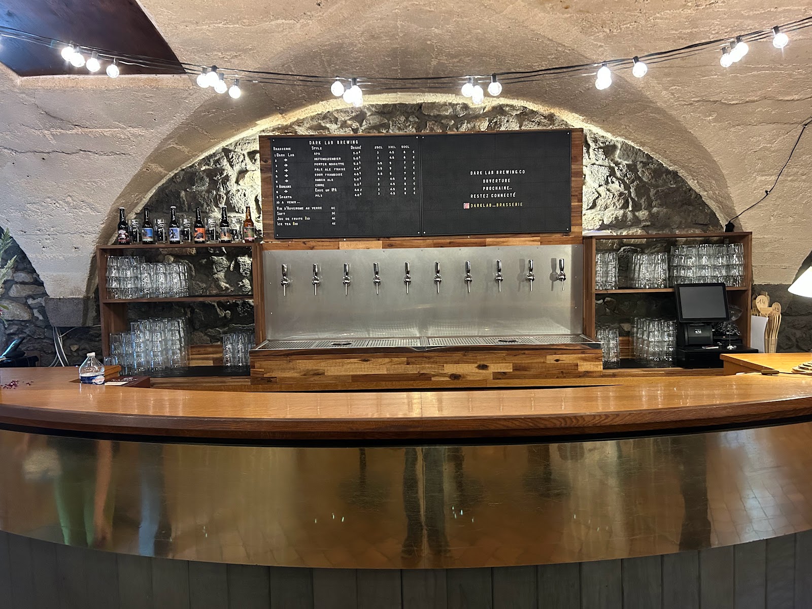 Brewpub Dark Lab — vue 1, restaurant à Saint-Ours-les-Roches (Puy-de-Dôme)