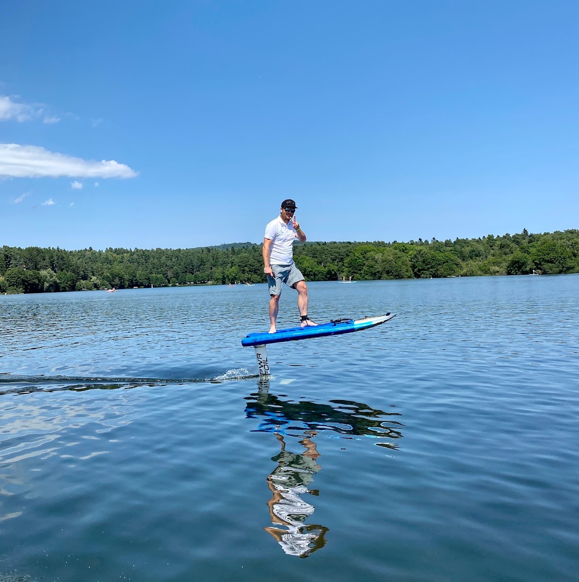 Photo 4 de École de Voile du Lac d'Aydat