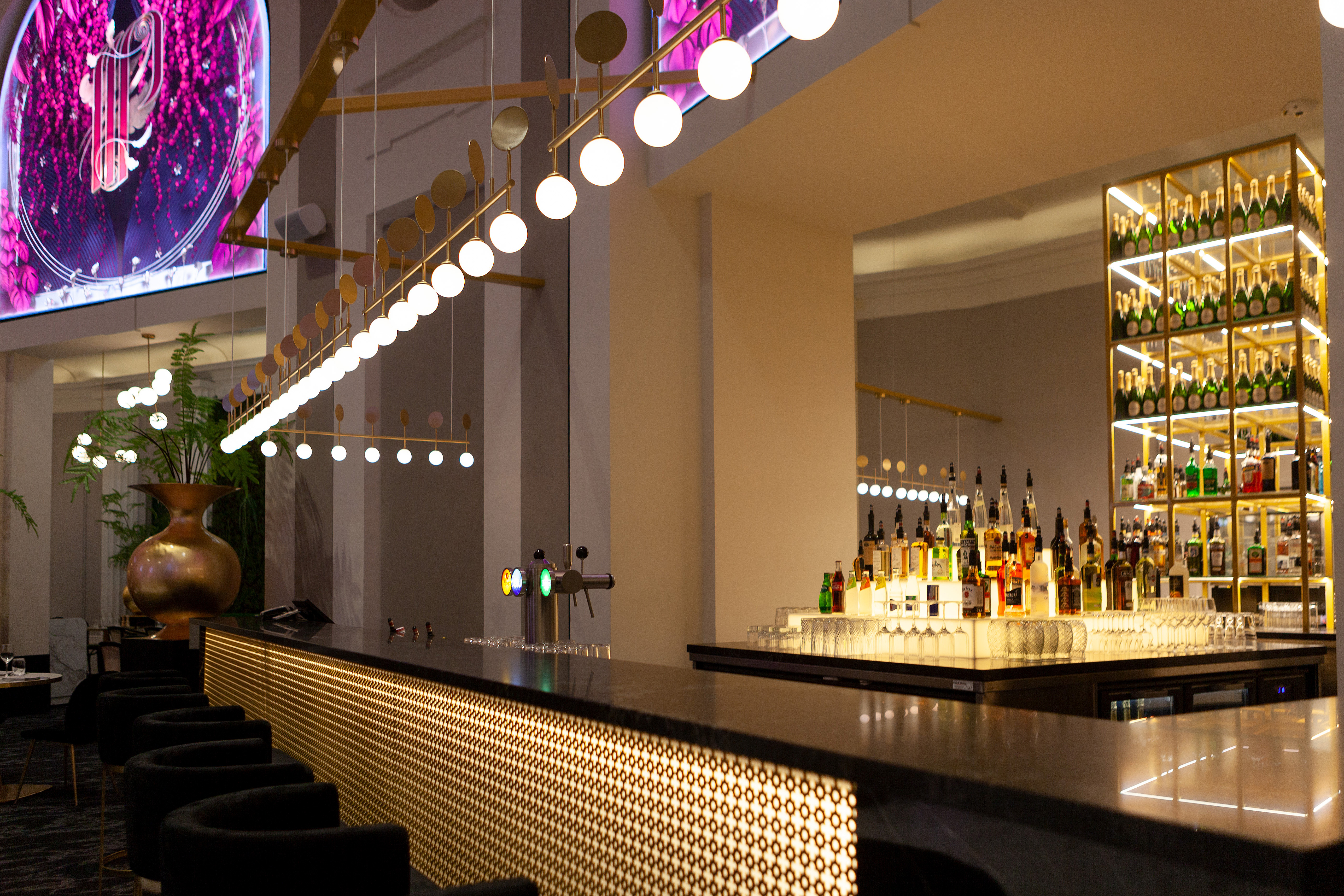 Le R — Restaurant & Bar du Casino de Royat — vue 2, restaurant à Chamalières (Puy-de-Dôme)