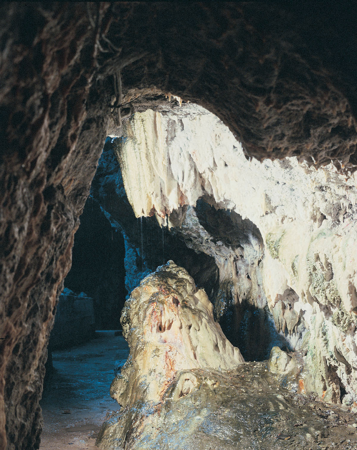 Les Grottes du Cornadore — vue 1, activité à Saint-Nectaire (Puy-de-Dôme)