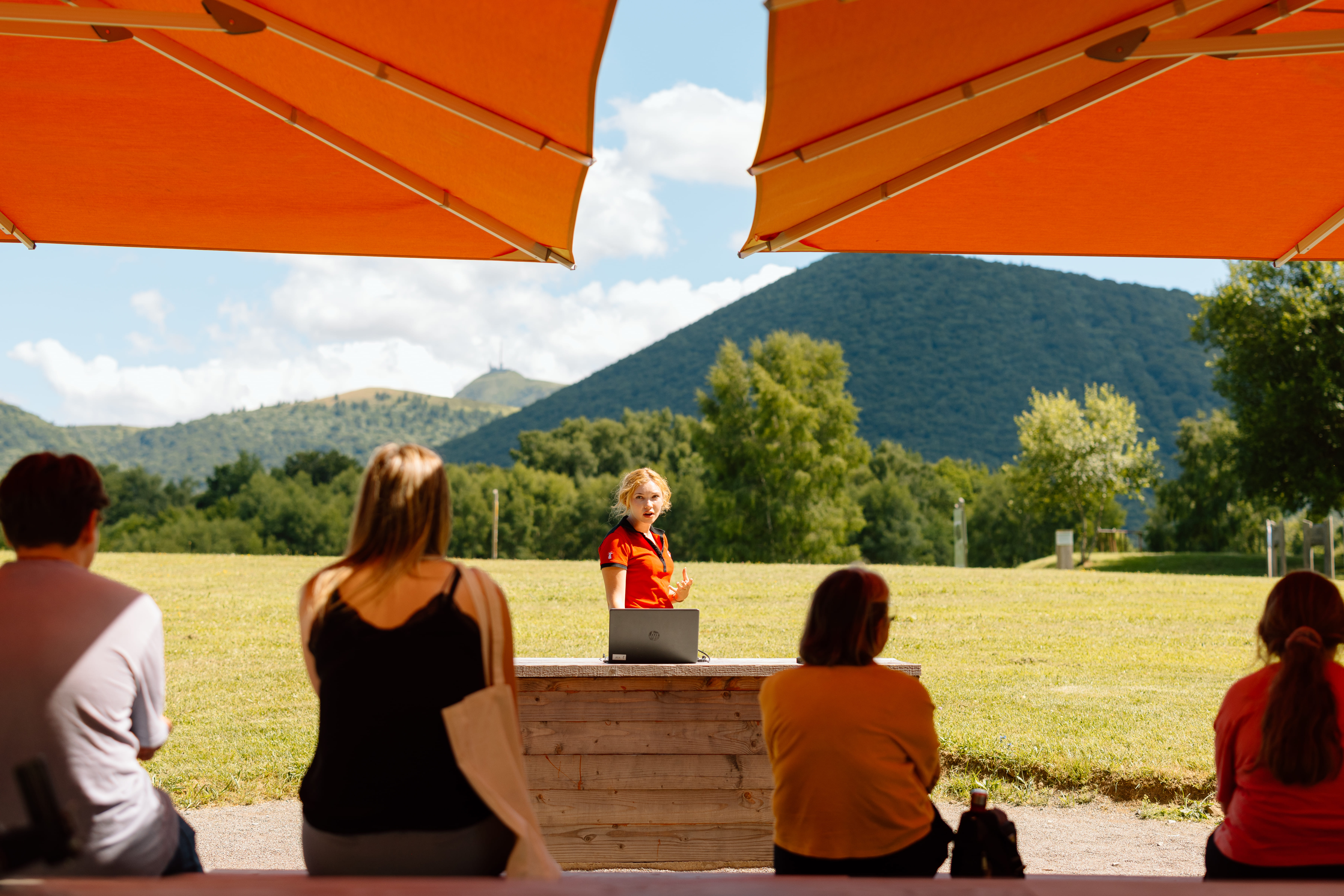 Vulcania — vue 2, activité à Saint-Ours-les-Roches (Puy-de-Dôme)